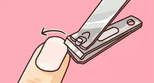 为什么剪指甲指甲会乱飞,剪指甲的时候指甲飞到鼻孔里