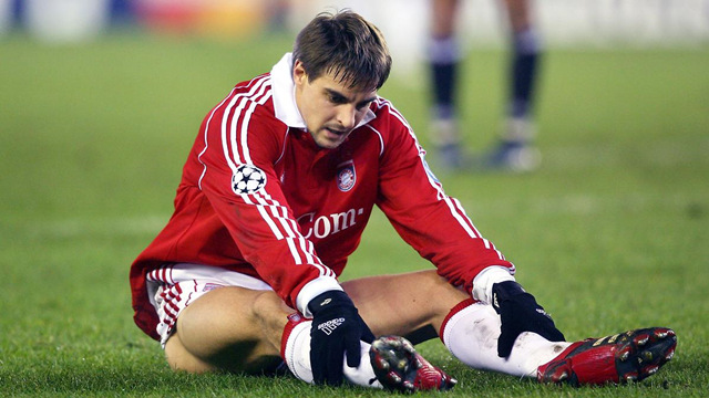 又到纪念张国荣时，而足坛也曾有位被抑郁症毁掉的绝世天才