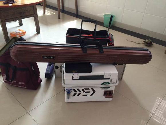 钓鱼是一条不归之路,钓鱼是条不归路一上钩就下不来