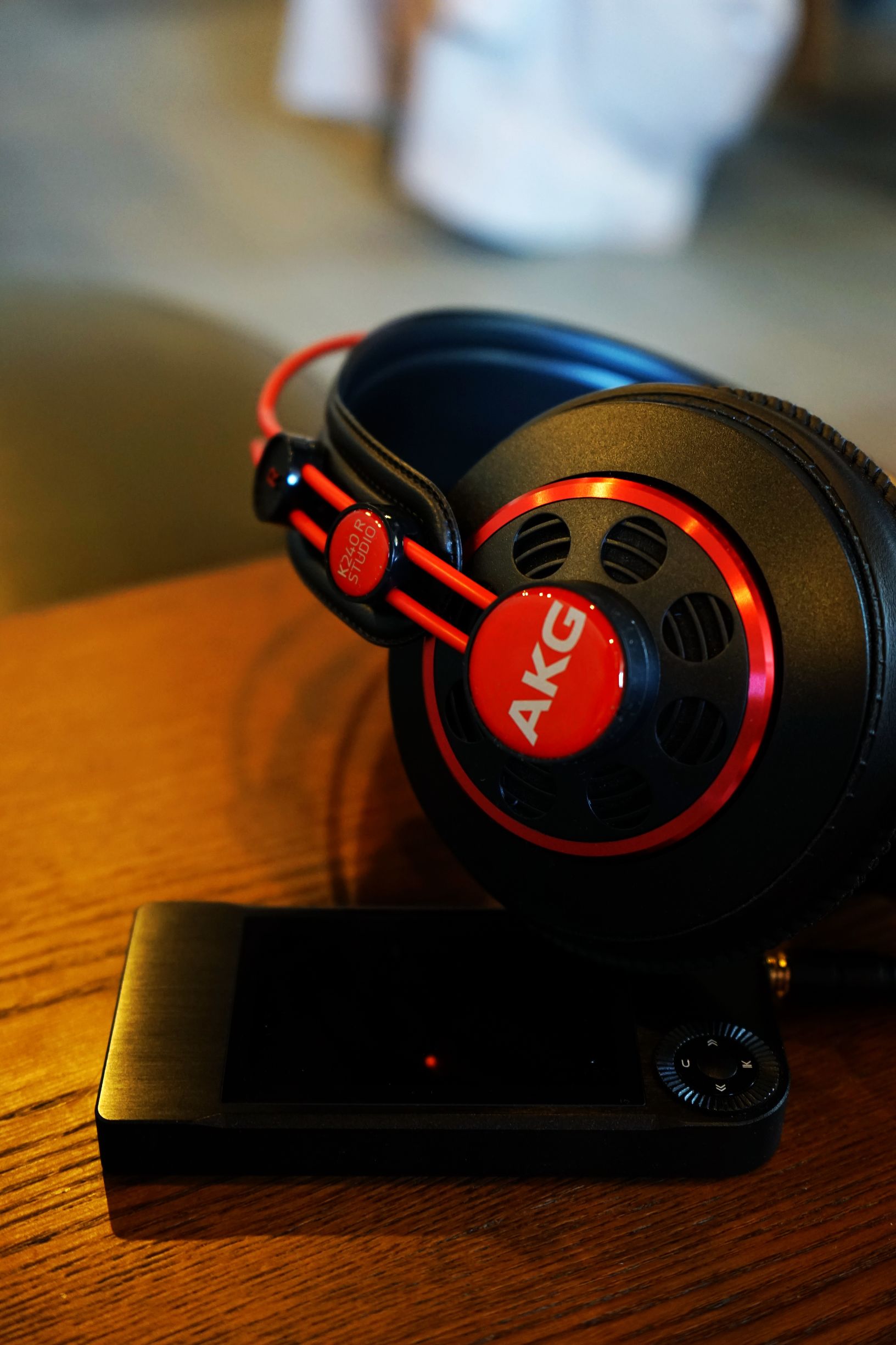 在怀旧中前行——AKGK240R简评