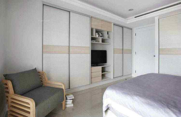 衣柜石膏线裂了怎么办,衣柜顶石膏线掉了怎么补救