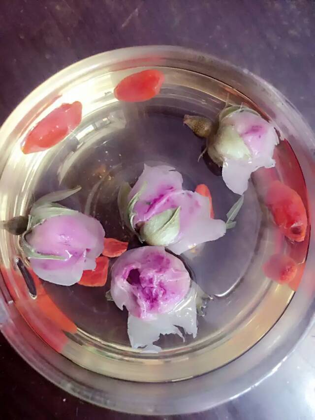 玫瑰花茶和什么搭配美容养颜,玫瑰花茶和陈皮可以搭配吗