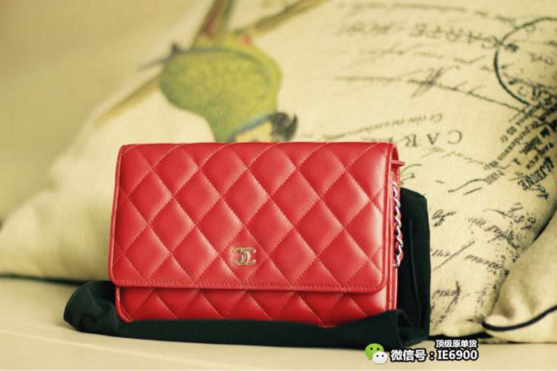 年入百万美女主播欧洲疯狂购买大牌包包，看完觉得她有钱好任性!