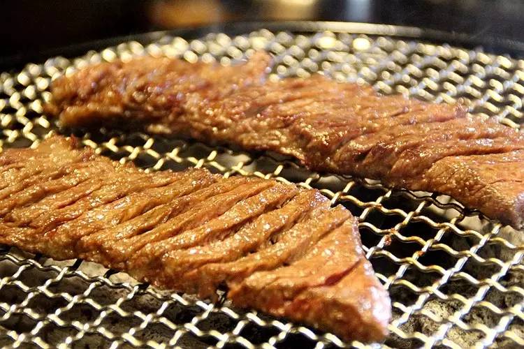 在赤峰餐饮横扫的年代，它还敢强势开店，并直取新城区！