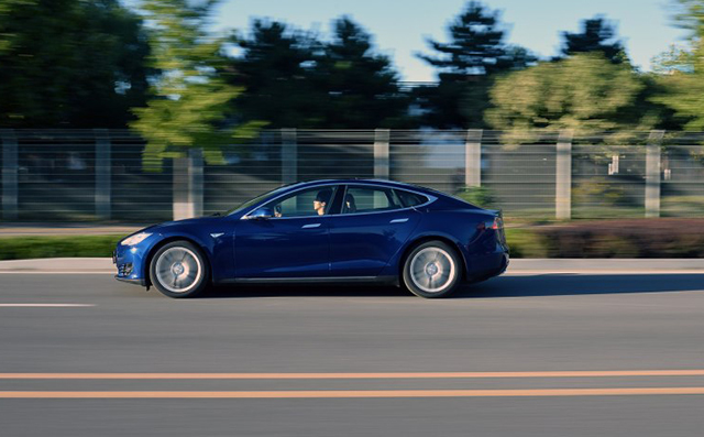 特斯拉modely自动驾驶试驾视频,试驾特斯拉models高性能版车重