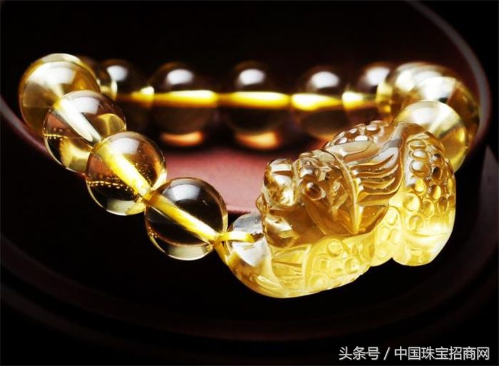 黄水晶怎么摆放招财,佩戴黄水晶招财案例