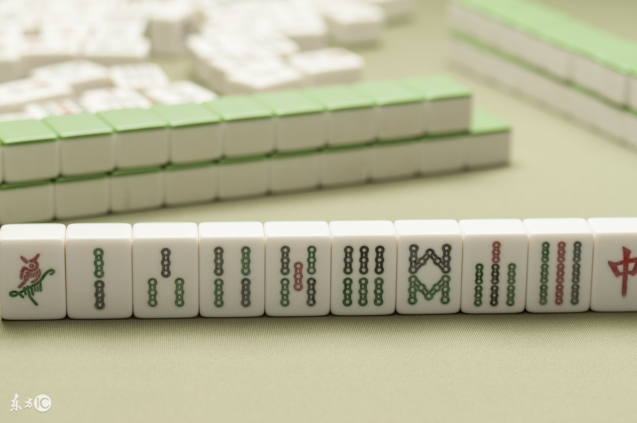 打麻将清一色是14张都一个颜色吗,打麻将如何判断有没有人做清一色