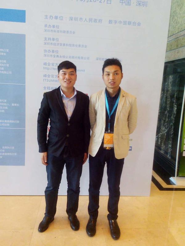 90后魔术师李孟孟深圳IT峰会偶遇知名圈子人李帅