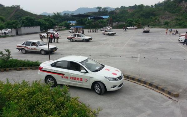 重庆口碑最好的驾校排名前十,重庆驾校学车口碑最好