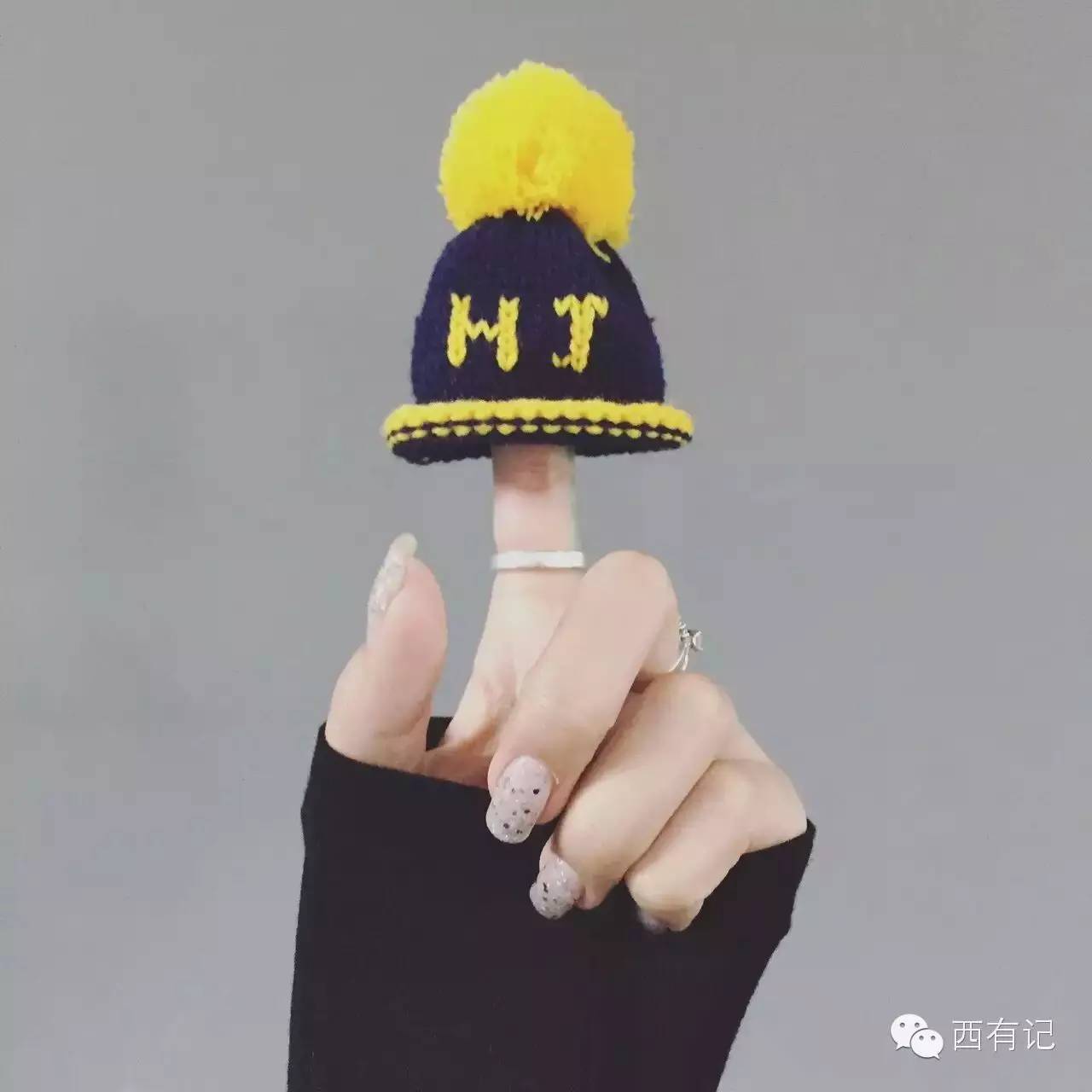 尊严着的虚荣：时尚女编辑的幕后生活