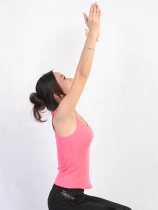 7个瑜伽招式3周甩走蝴蝶臂,儿童预防蝴蝶臂的瑜伽视频