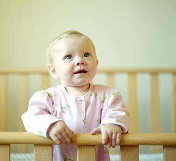 婴儿呛奶的紧急处理方法,婴儿呛奶时的正确处理方法