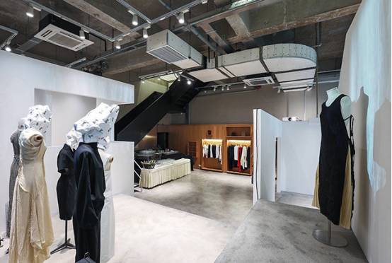 穿很潮去买手店,穿潮流约女神魔都潮流买手店指南