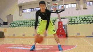 运球节奏入门教学,新手玩球运球教学