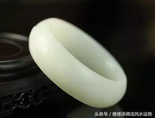 男生戴玉好还是女生戴玉好,男人戴玉好还是女人戴玉好