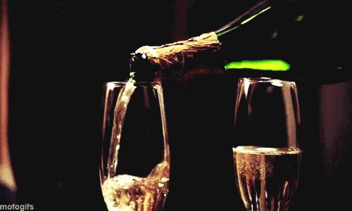 大家好，给大家介绍一下，免税店怎么逛