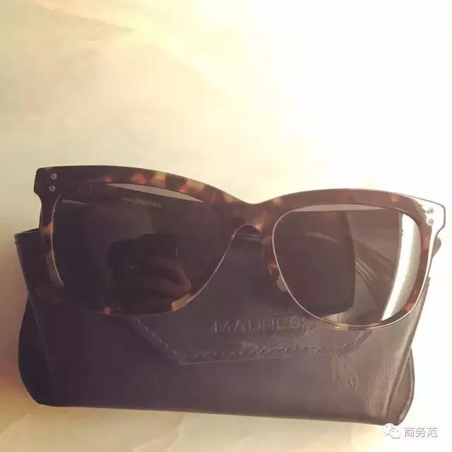 我翻了13个男人的包包，金牛座的男人最爱买买买？