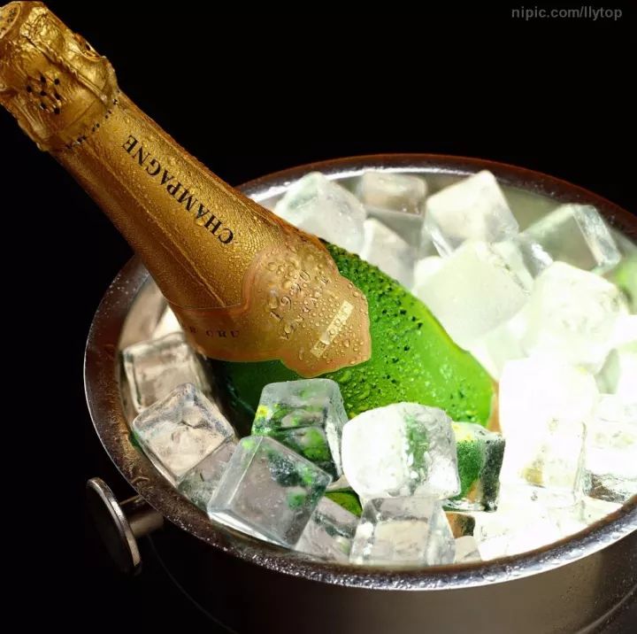 起泡酒如何打开不会喷,起泡酒的三种开法