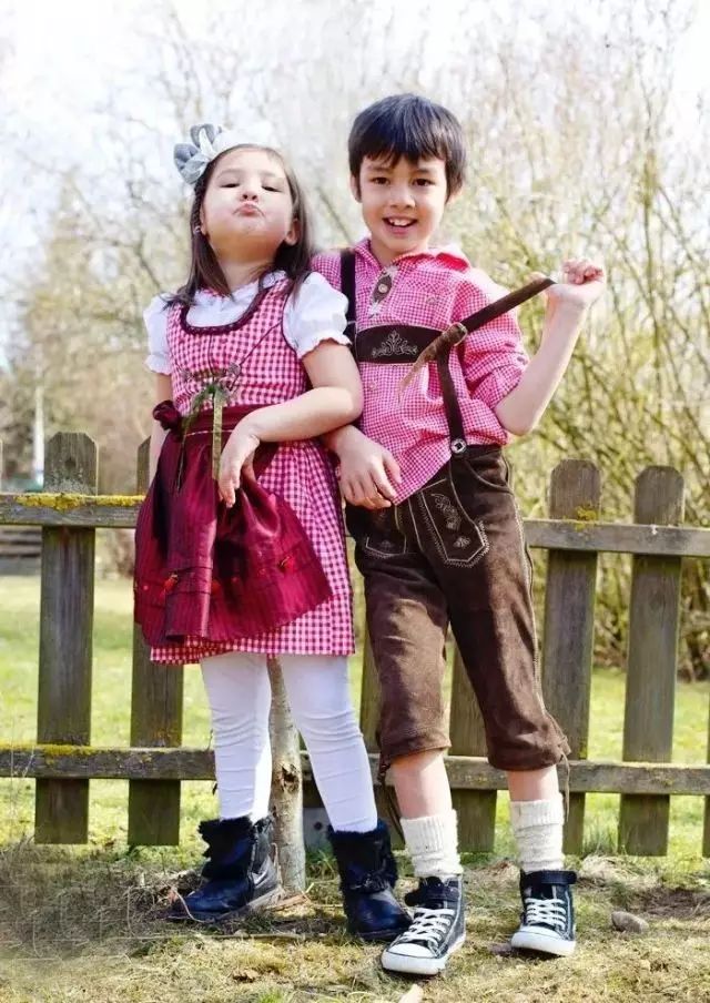 「德国现场」和孩子一起把乱哄哄的鞋子摆好：不唠叨/批评/咆哮