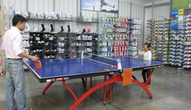 电商打不垮这家服装实体店？！只因这七招！