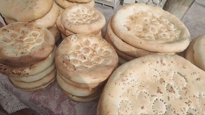 库尔勒的香梨能辨“雌雄”，塔克拉玛干沙漠的胡杨林经历天使之吻