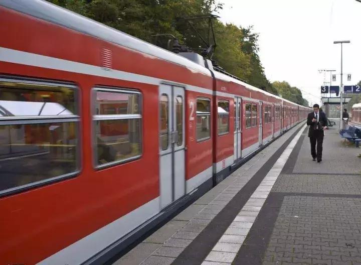 打飞的去福州、坐火车到成都，固原人说走就走的撩日子就要来咧！