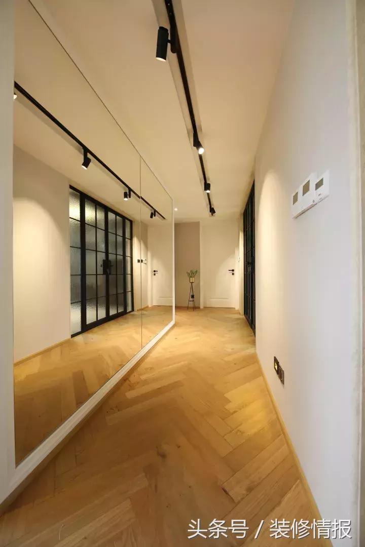 她家竟然有两个衣帽间、两个厨房！