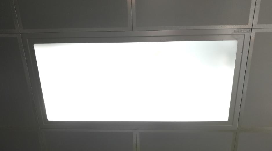 厨房吸顶灯坏了怎么换灯泡,厨房吸顶灯坏了要全换掉吗