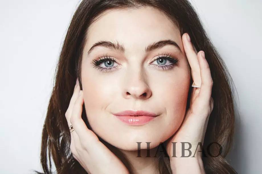 睫毛膏放大双眼效果图,涂浓密睫毛膏方法