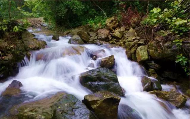 不用远赴四川，这个岭南小九寨也很美！