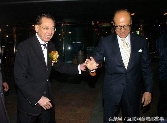 永不坐奔驰的“英皇”，从负债3亿到香港大亨，众多明星都感激他