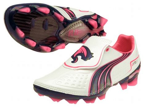 粉色足球鞋高帮全部都是粉红的,好看且实战好的足球鞋