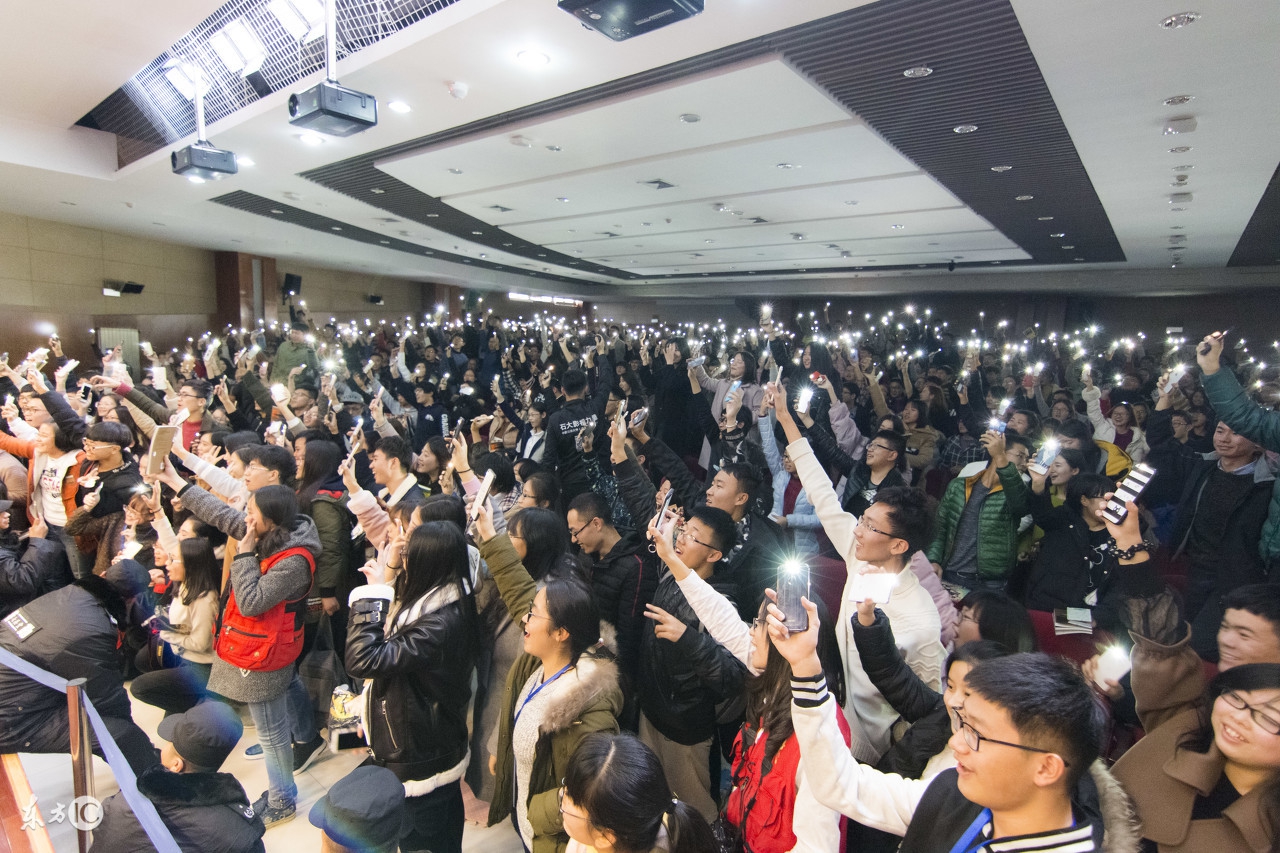 一起来说说,如何避免我们的孩子成为“脑残粉”?