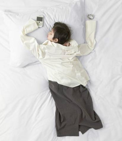 儿童如何改掉晚睡习惯,孩子总是很晚睡如何帮她调整作息