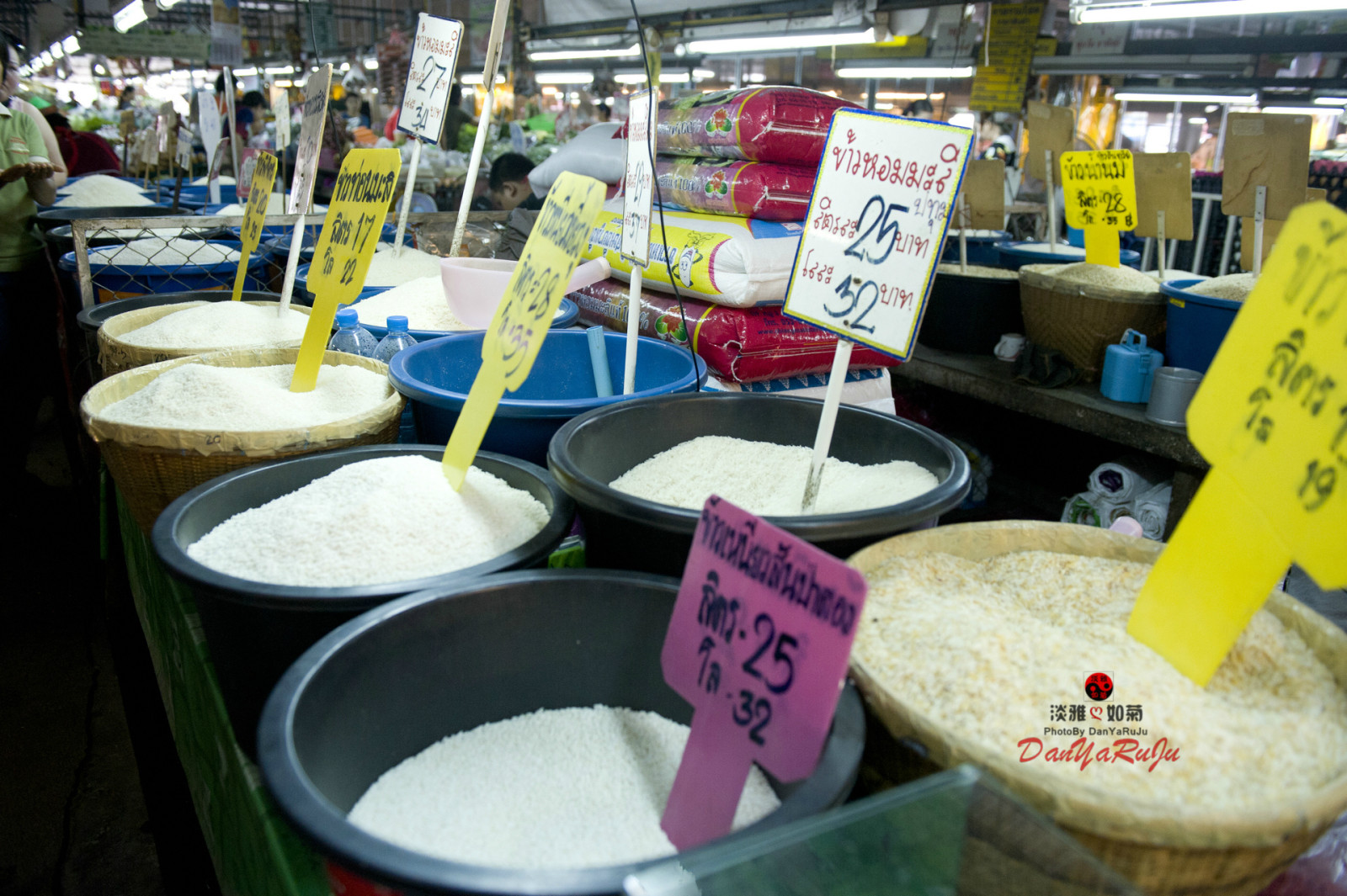 泰国山竹新鲜美味 (泰国清迈最大的食物批发市场)