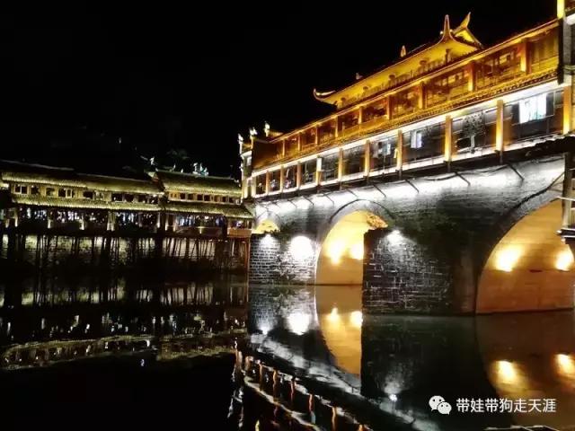 开着房车去遛娃,开着房车带狗狗出去玩