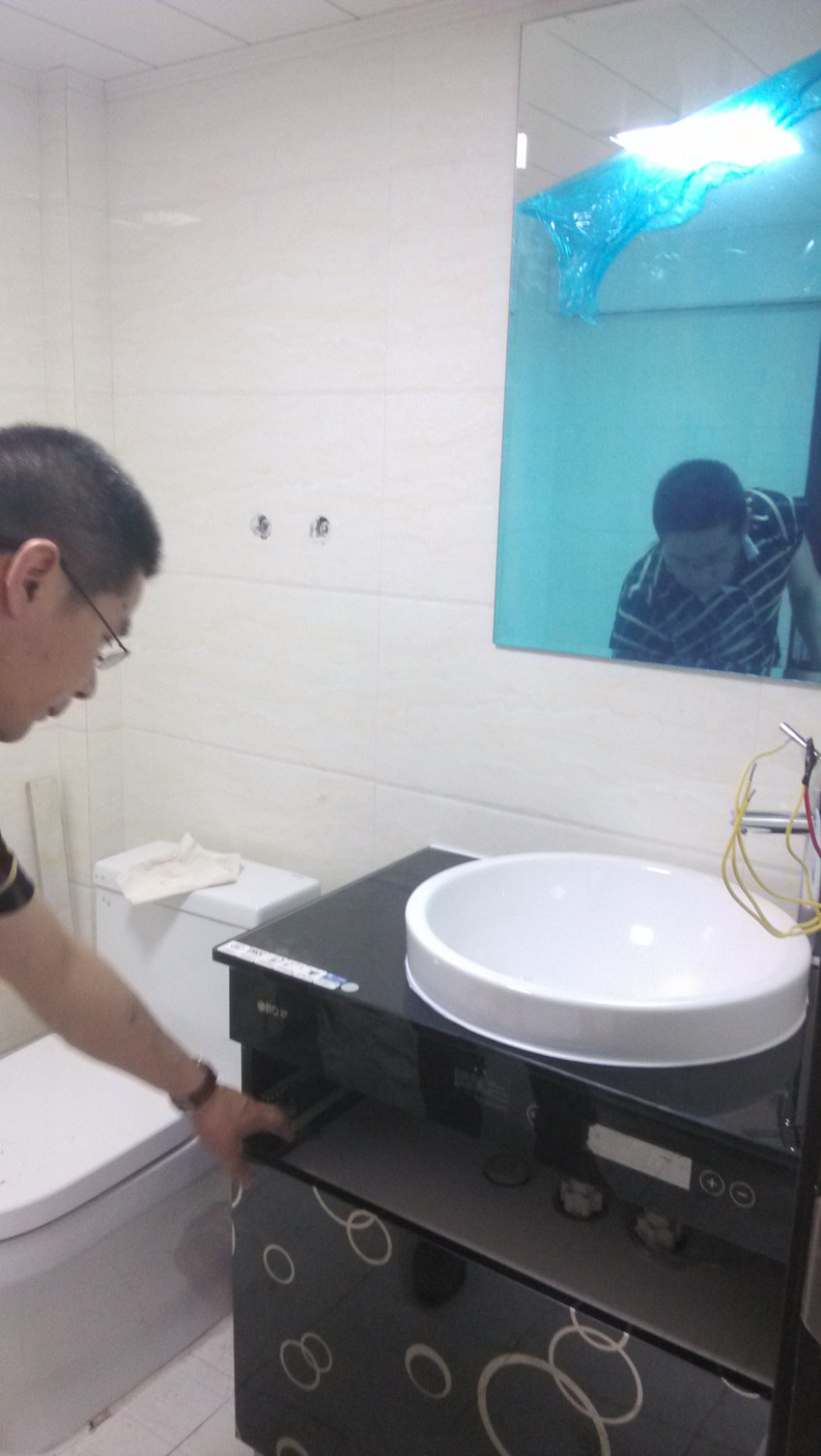 太阳能热水器耗电量大吗,楼房自带的太阳能热水器怎样使用