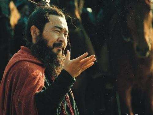 夏侯惇生吞自己的眼睛,三国演义中夏侯惇被谁射瞎一只眼