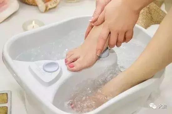 秋季泡脚药材,秋季中草药泡脚基础方