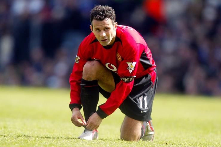 足球里的队长是怎么选的,足球场场上的队长有什么用