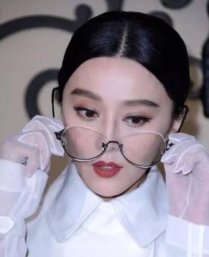 冬天卡粉怎么办？范冰冰都搞不定的事，我搞定了！