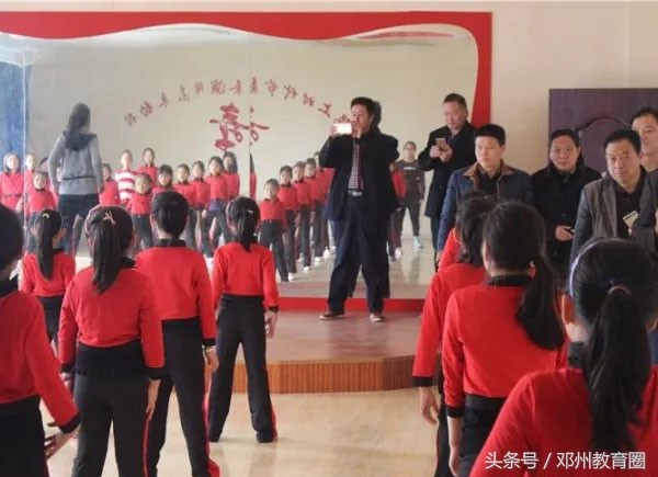 桑庄镇和小杨营乡中小学校长观摩邓州市花洲实验小学社团活动纪实