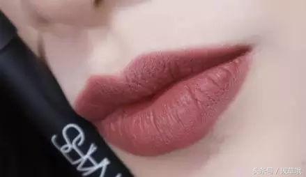 黄皮玫瑰色口红,兰蔻黄皮显白口红秋冬