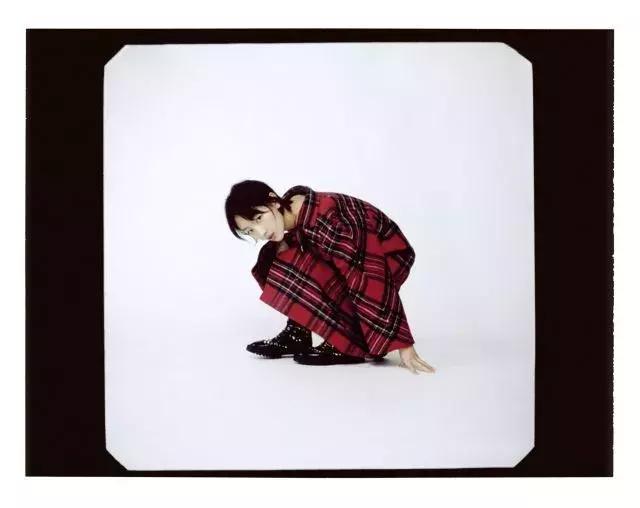 周冬雨burberry最新照片,burberry全球形象大使