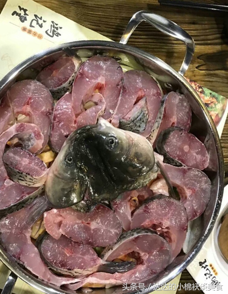 鸿记煌三汁焖锅龙江县,美食大搜罗