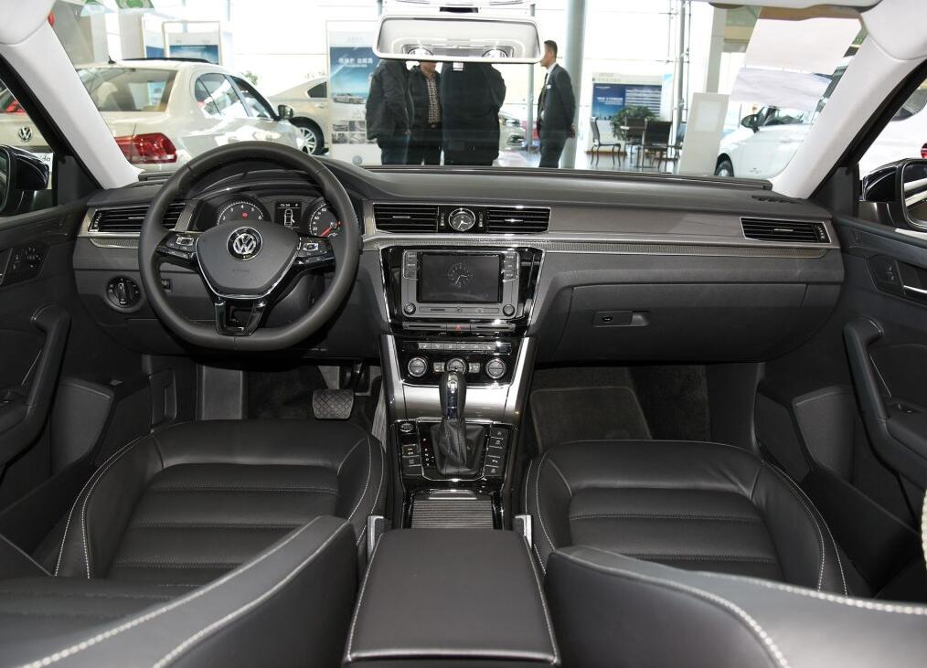 2017款帕萨特尊荣版中控按键功能,帕萨特330尊荣版是无钥匙启动吗