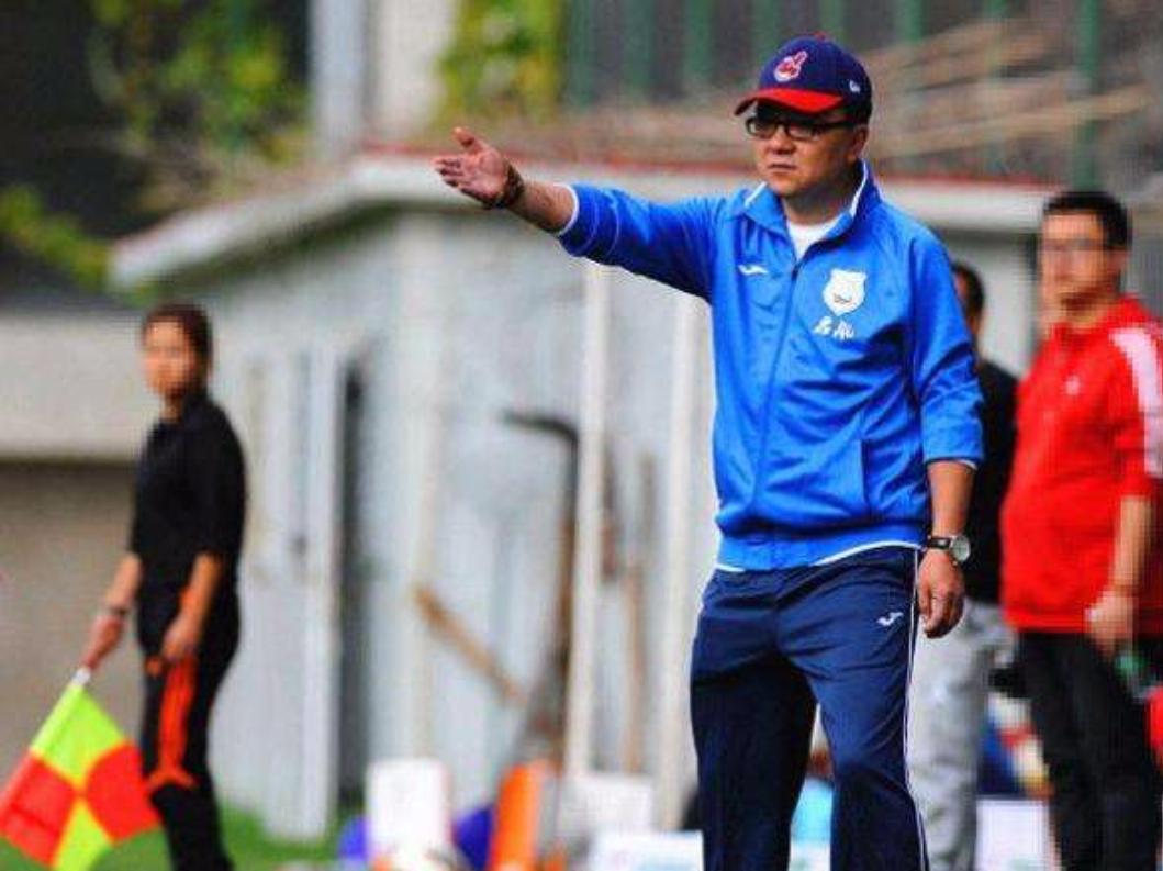 董路足球解说哪个直播平台,足球评论员董路经典解说