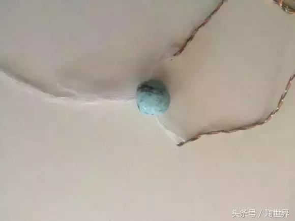 手串没有弹绳断了怎么再串起来,手串盘着突然断了在哪里重新穿