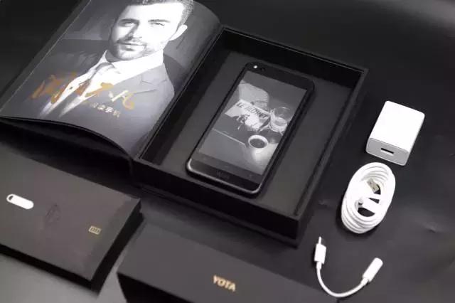 yota3墨水屏双面屏手机,yota3最值得买的手机