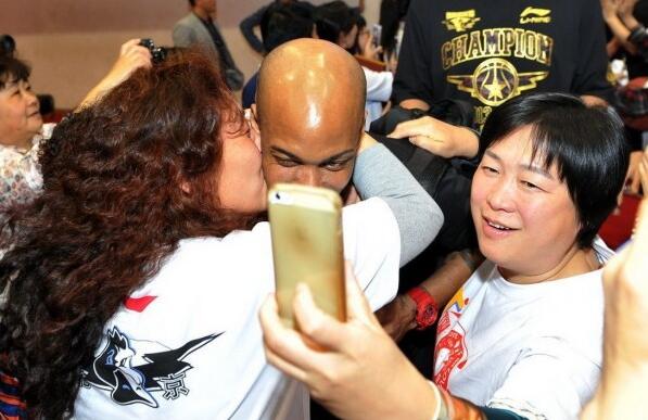 马布里北京球迷,马布里北京球迷视频